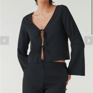 Vetta THE CONVERTIBLE TIE TOP